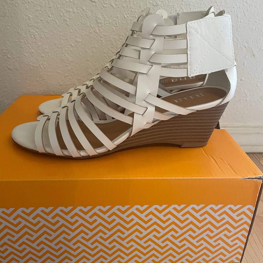 White Strappy Sandals, size 8.5